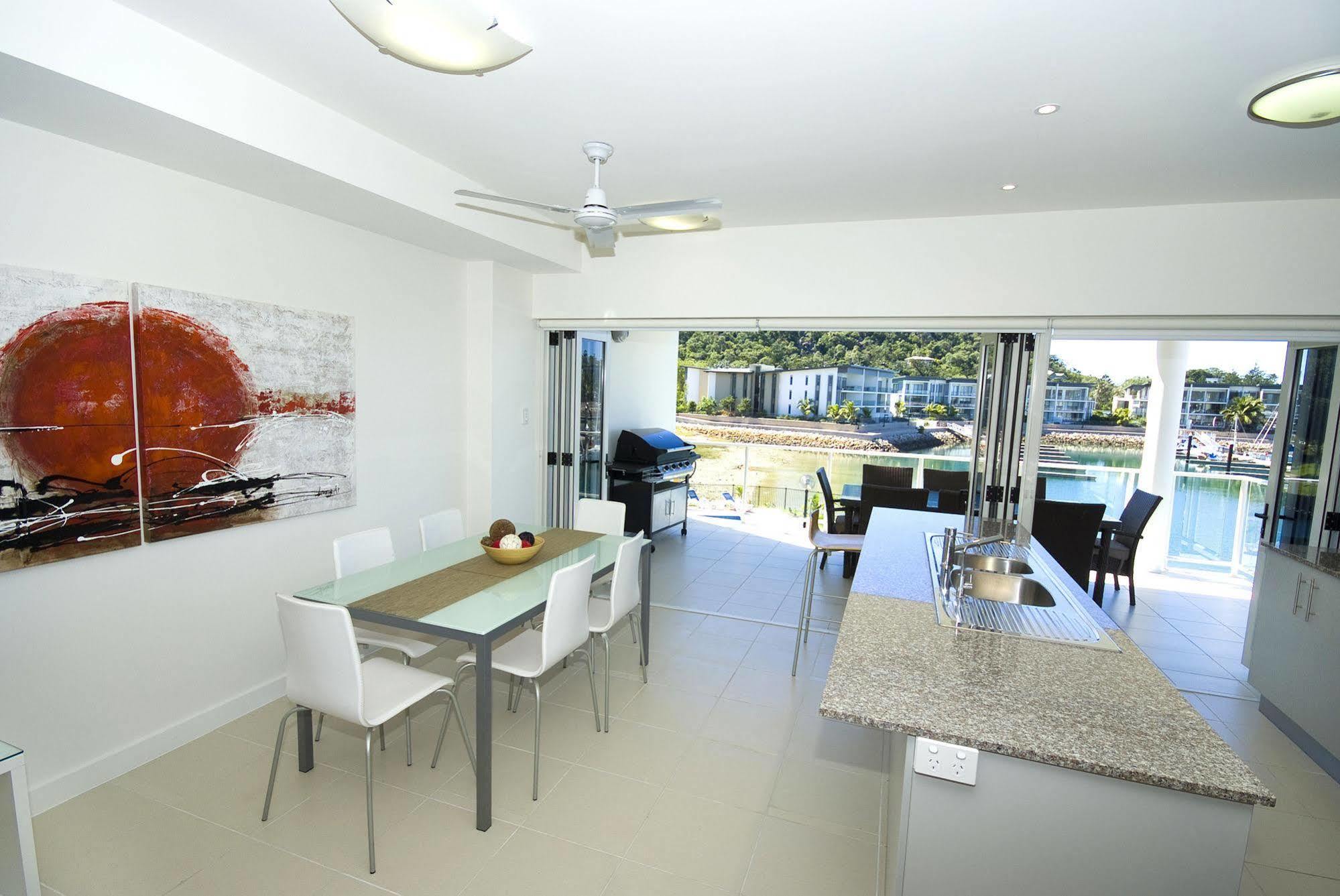 Beachside Magnetic Harbour Apartments Nelly Bay Exterior foto