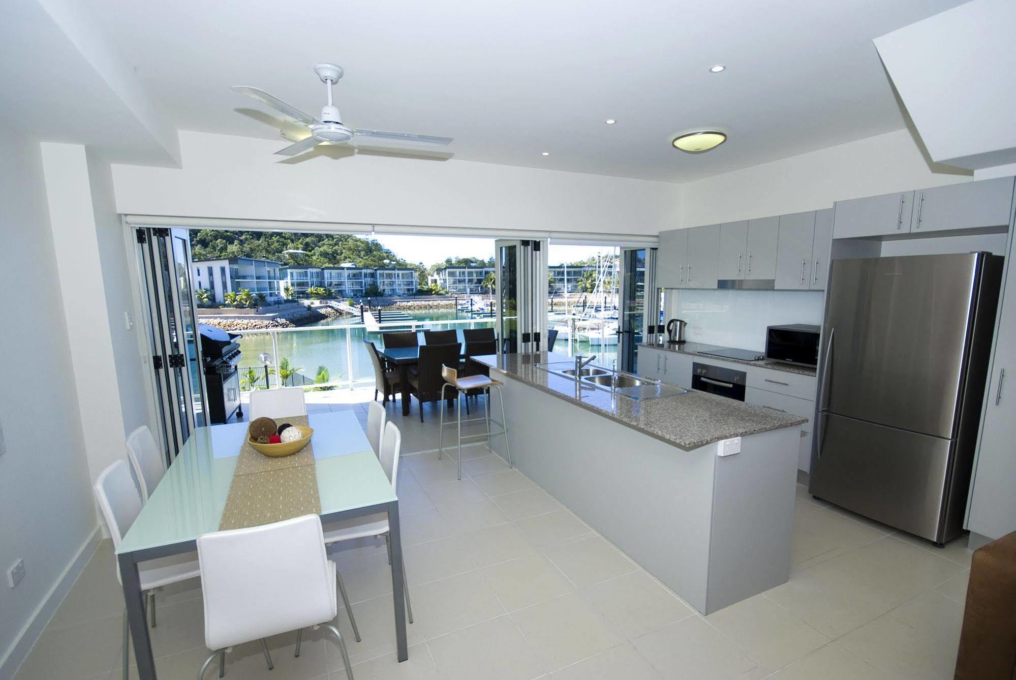 Beachside Magnetic Harbour Apartments Nelly Bay Exterior foto
